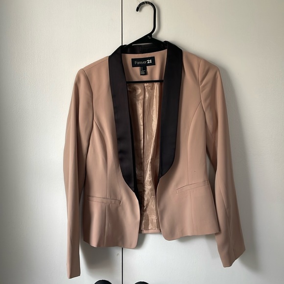Tan and black blazer - Picture 1 of 3